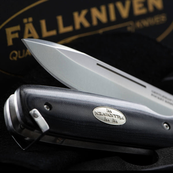 Fallkniven GPbm Gentleman's Folding Knife Black Micarta - Natural Man