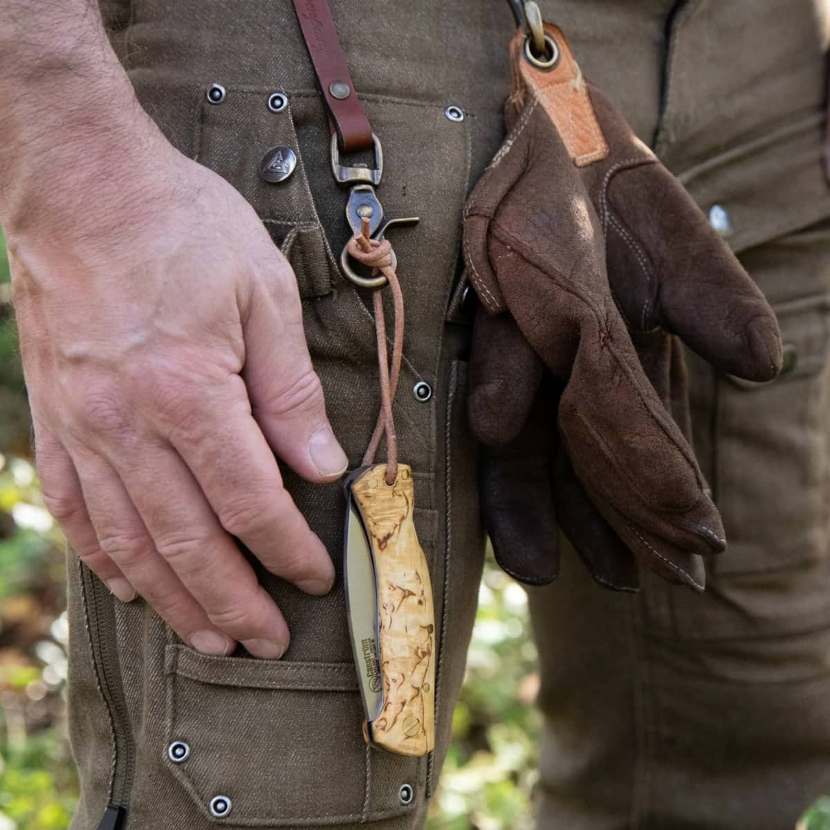 Leather lanyard